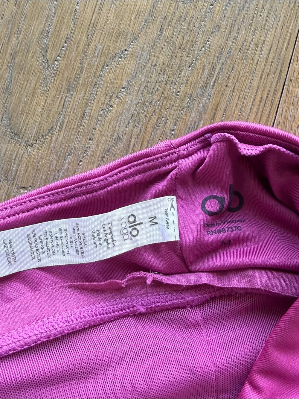 Alo Yoga Lavish Bra - Size Medium - Picture 3 of 3